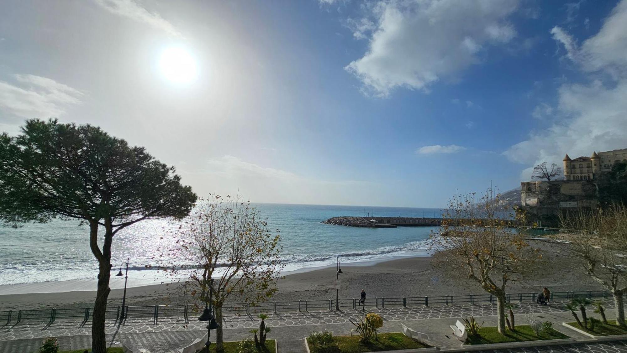 Galene - Beachfront In Costa D'Amalfi Maiori Exterior photo