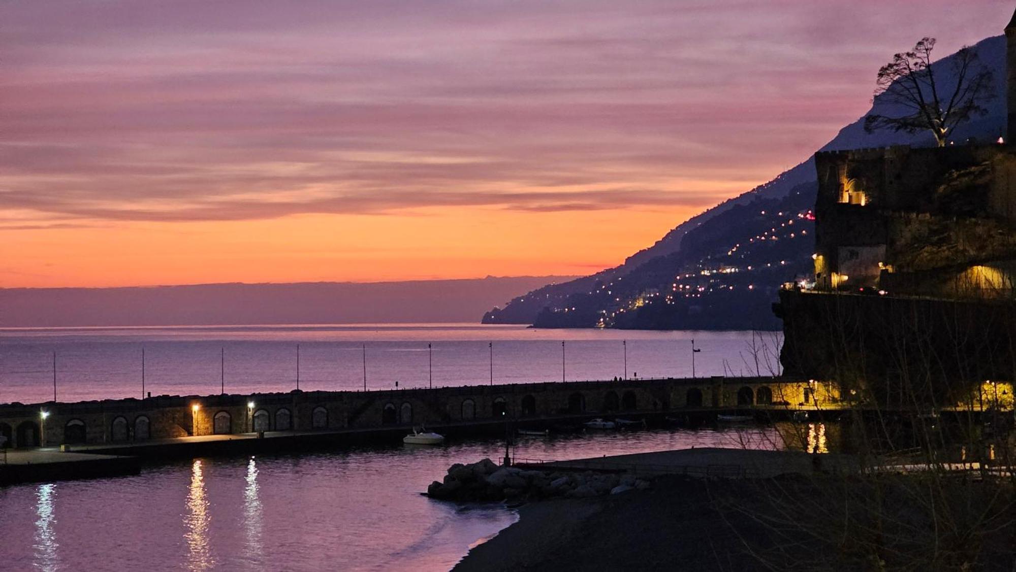 Galene - Beachfront In Costa D'Amalfi Maiori Exterior photo