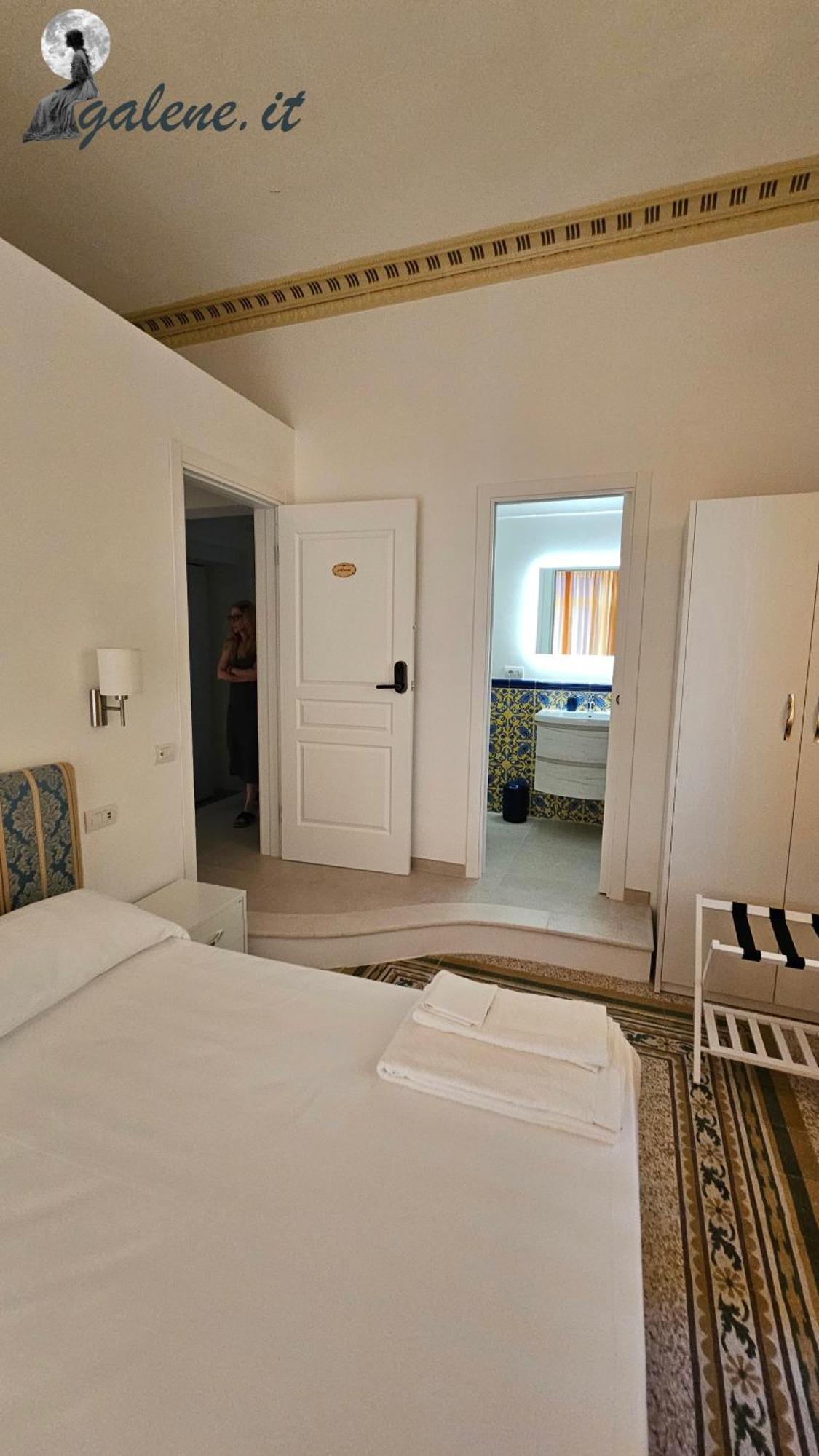 Galene - Beachfront In Costa D'Amalfi Maiori Exterior photo