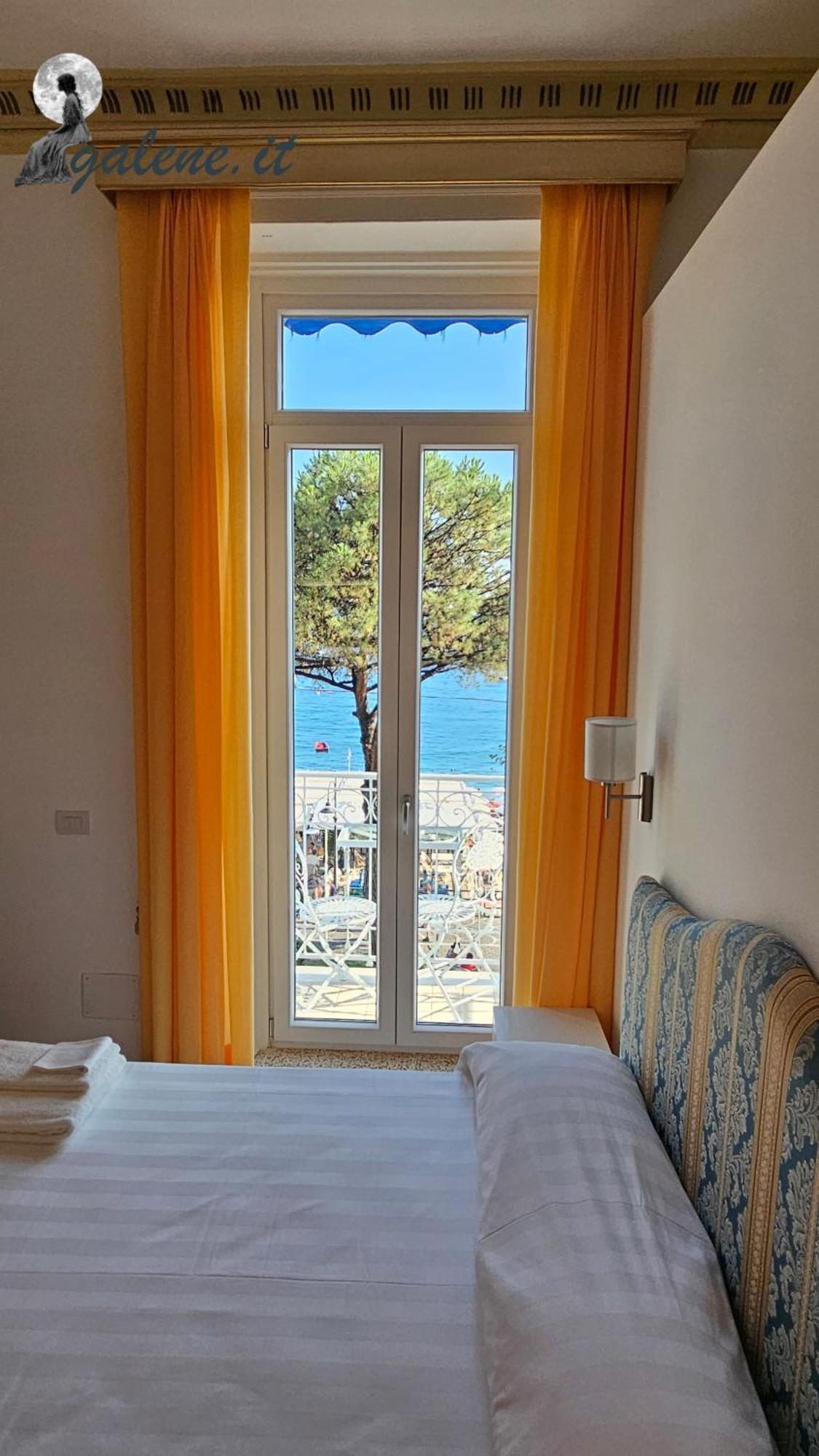 Galene - Beachfront In Costa D'Amalfi Maiori Exterior photo