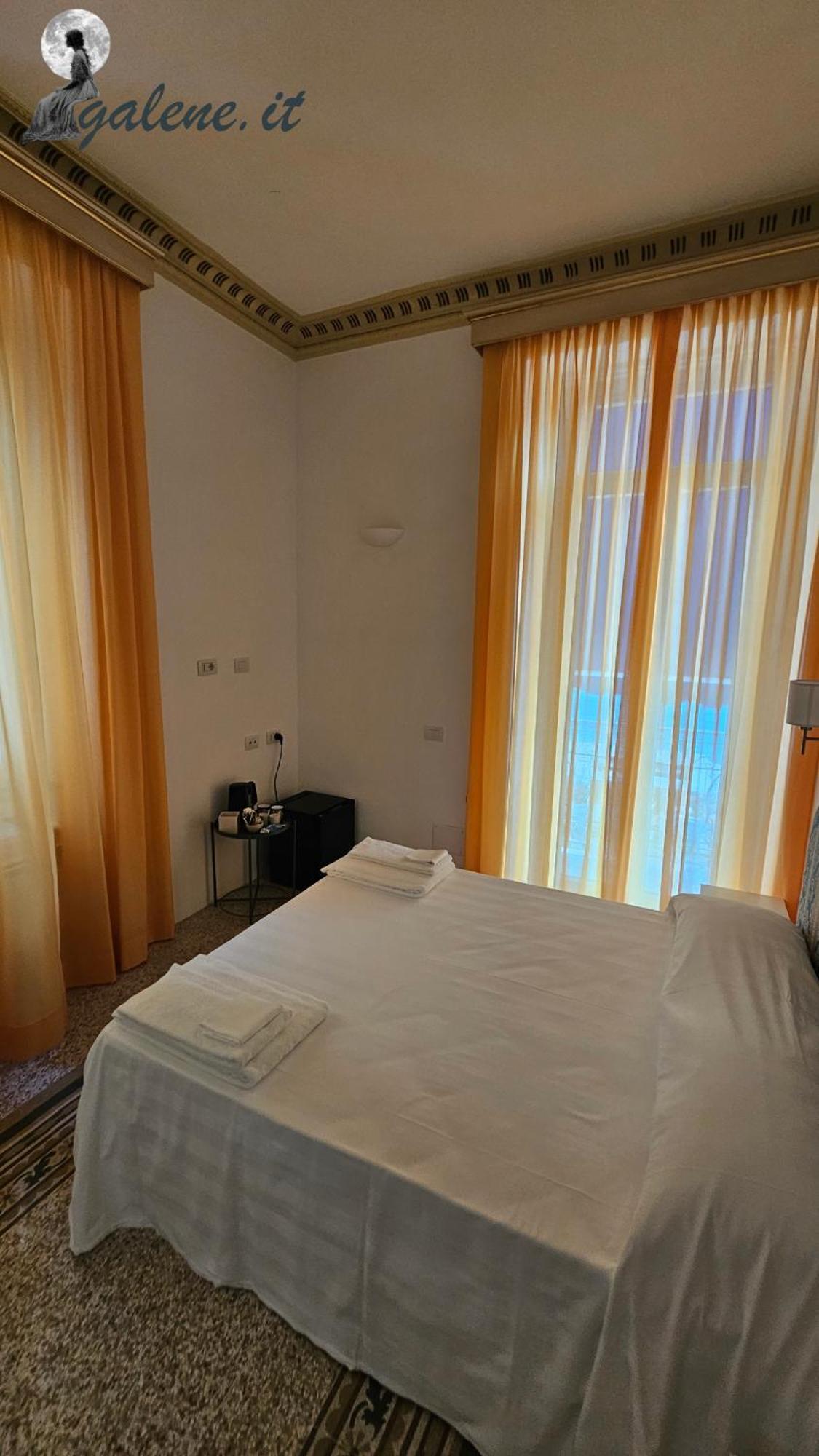Galene - Beachfront In Costa D'Amalfi Maiori Exterior photo