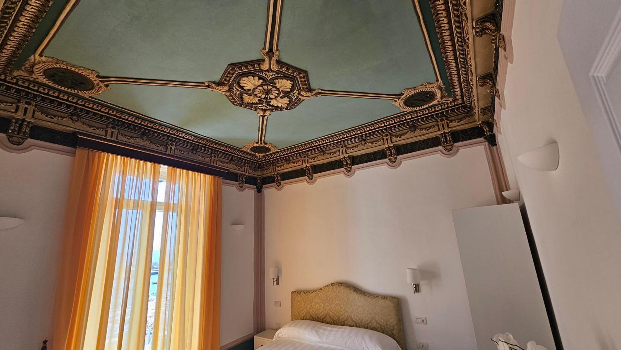 Galene - Beachfront In Costa D'Amalfi Maiori Exterior photo
