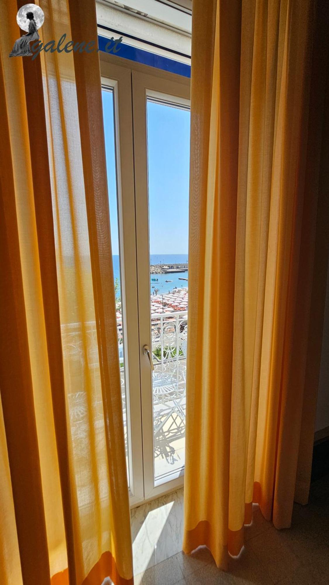Galene - Beachfront In Costa D'Amalfi Maiori Exterior photo