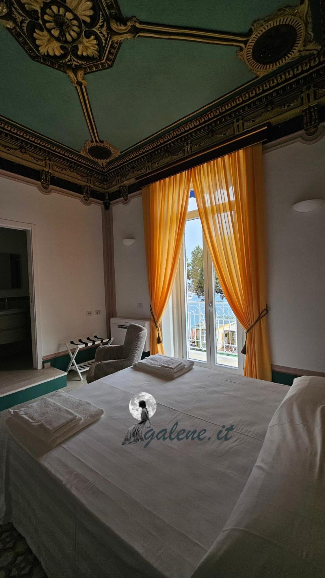 Galene - Beachfront In Costa D'Amalfi Maiori Exterior photo
