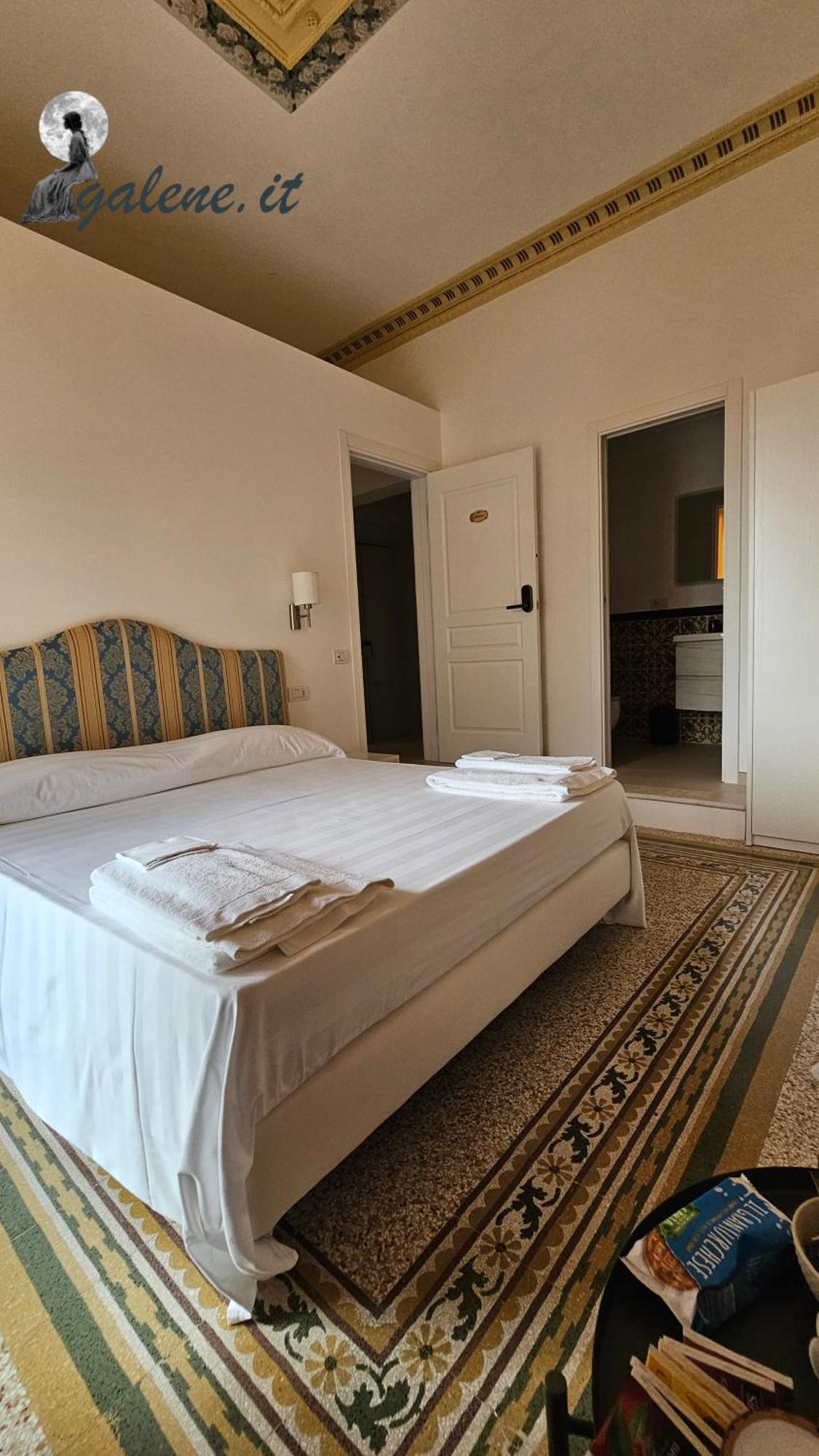Galene - Beachfront In Costa D'Amalfi Maiori Exterior photo