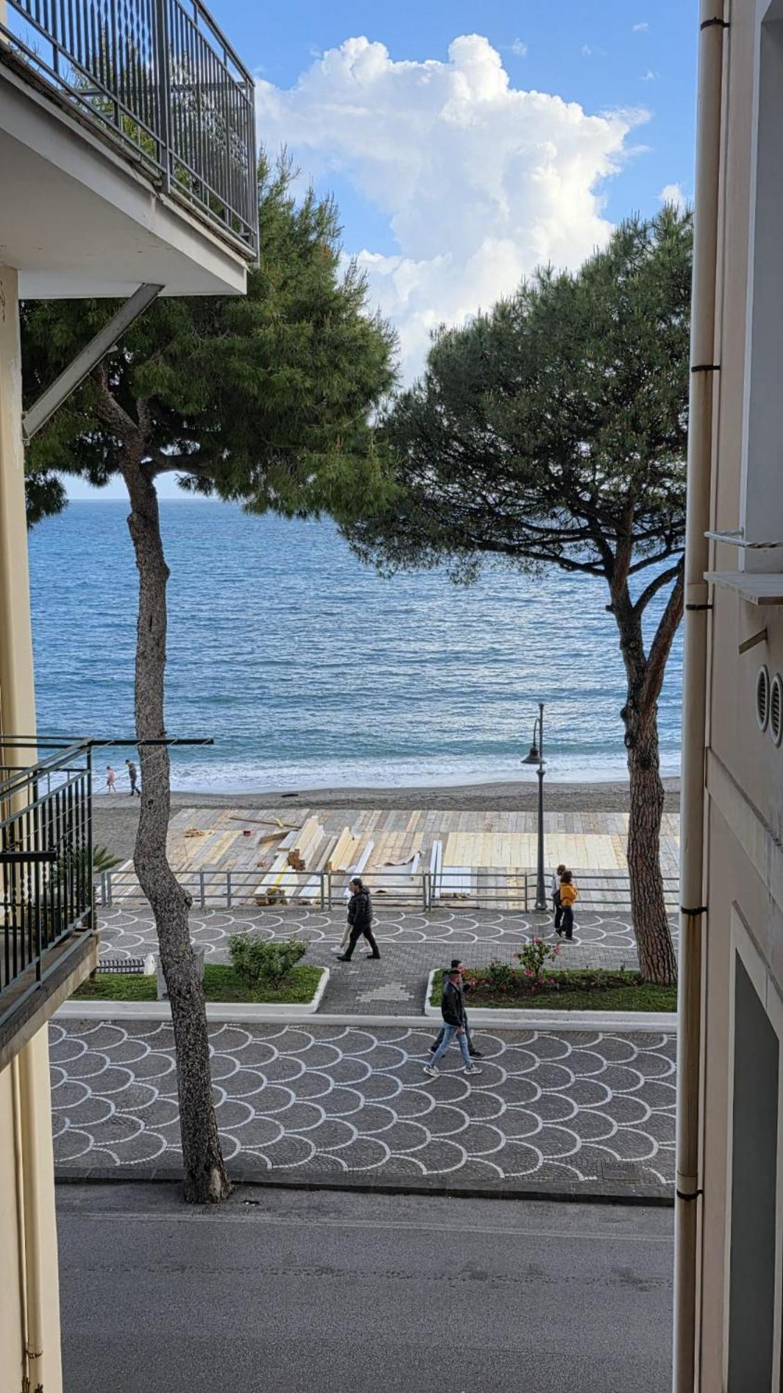 Galene - Beachfront In Costa D'Amalfi Maiori Exterior photo